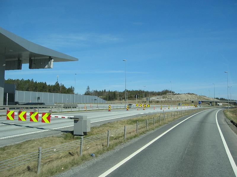 1 april 2008 216.jpg - Nu är vi i Norge och på väg in till Tullen...